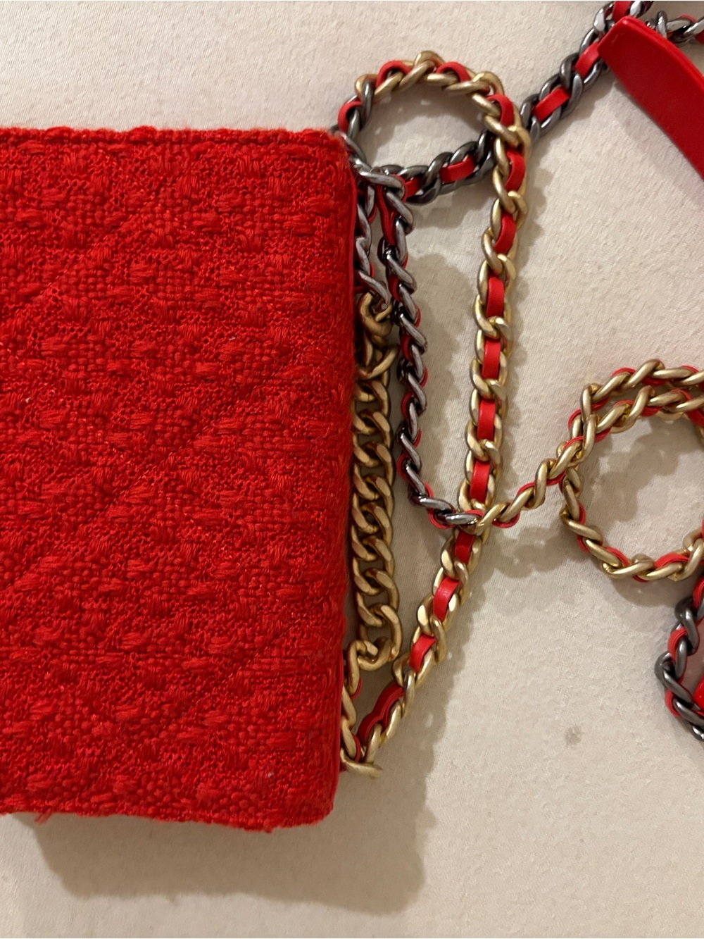 Red Chain-Shoulder Tweed Bag - Picture 4 of 6